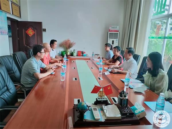 2-与广西大海阳光药业公司和顺利、陈猛副总经理及人力资源部韦志宜经理座谈交流.jpg