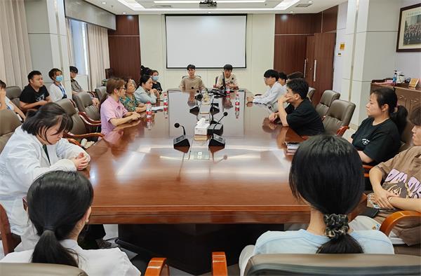 压缩-与培训学生座谈 学生座谈_看图王.jpg