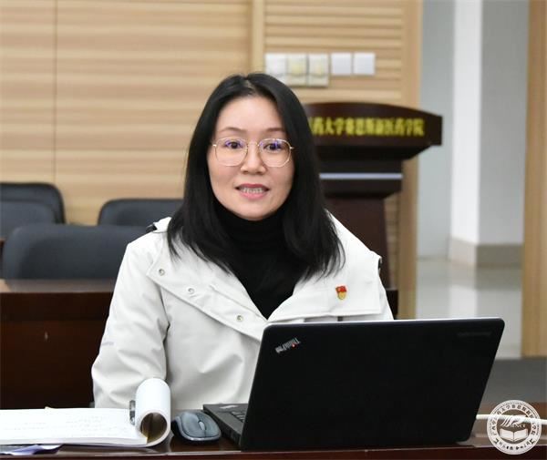 支部书记黄鸿红解读_看图王.jpg